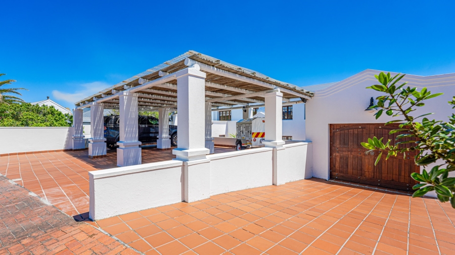 5 Bedroom Property for Sale in Arniston Western Cape